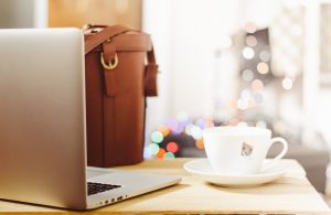 desk-918425_1280 - Focus on Computers Obecnie laptop zaraz obok smartfona jest największym źródłem połączenia ze światem online