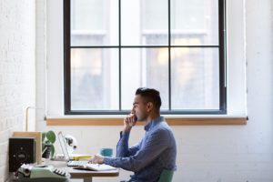 Dla wielu młodszych jak i nieco starszych osób, laptopy stanowią ogromny problem, który bywa potwierdzony przez internetowe mity